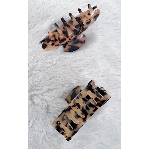 Two Hair Claw clips - Picture 2 of 7